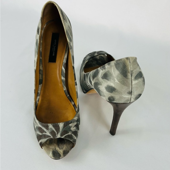 Ann Taylor Perfect Platform Dahlia Peep Toe Pumps Brush Strokes Gray Sliver SZ 9 - Picture 6 of 16